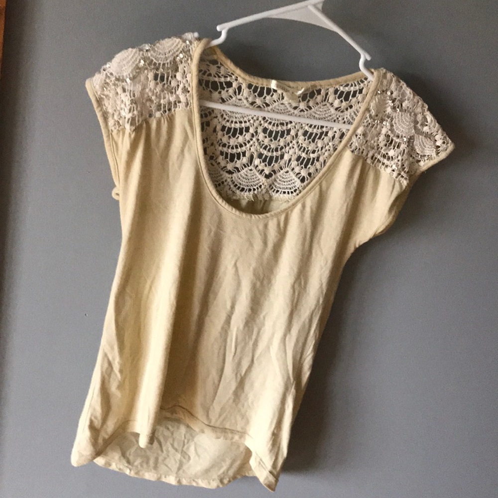 Buckle scallop lace back blouse